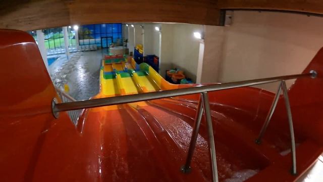 Racing Water Slide at Fala Aquapark смотреть онлайн