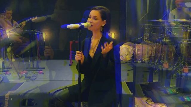 Как Севиль поет в живую смотреть онлайн