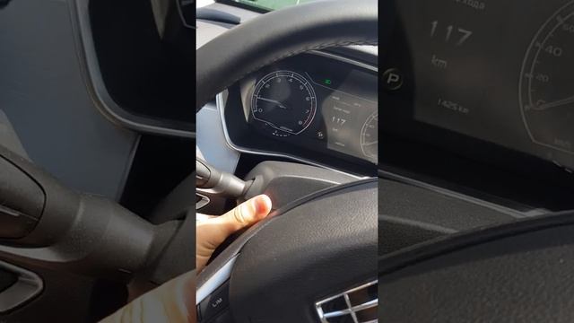 Скрип при повороте руля Geely Coolray смотреть онлайн