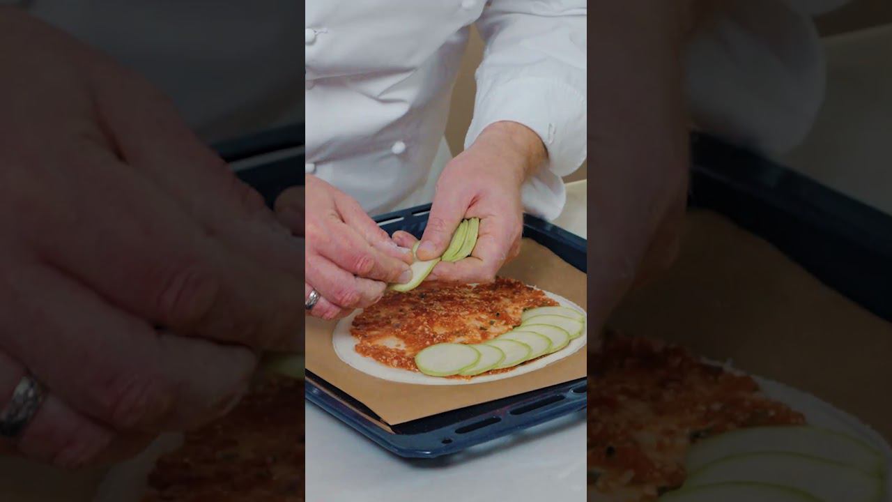 Кого уже успели завалить кабачками? Готовим уникальный пирог с кабачками и сыром! смотреть онлайн