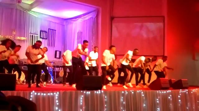 Young and Strong Dancers - Mbali sana in weekend worship cccupanga смотреть онлайн