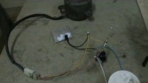 движок на привод медогонки + примитивная схема регулятор оборотов