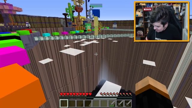 КТО ПОСЛЕДНИЙ ФИНИШИРУЕТ, ТОТ ПРОИГРАЕТ ДЕНЬГИ В НАСТОЛЬНУЮ ИГРУ ВНУТРИ MINECRAFT?! смотреть онлайн