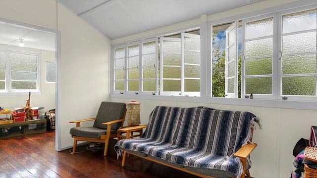 Norman Park- Charming Queenslander in Poets Corner смотреть онлайн
