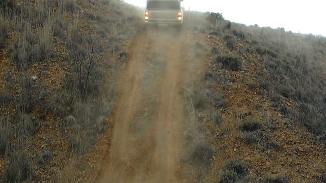 Toyota Hilux 3.0D4D attempting Hansen se Gat смотреть онлайн