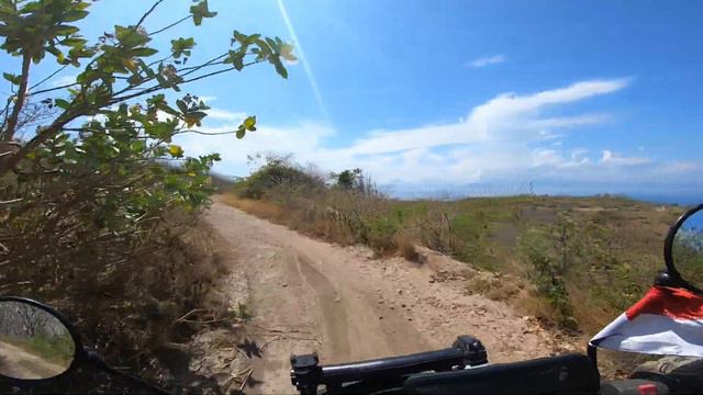 Stumbled Upon a BEAUTIFUL Cape in East Lombok | Motor Travel Indonesia 🇮🇩 [S2-E4] смотреть онлайн