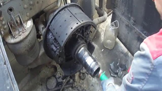 Как нарезать резьбу на чулке,Перерезка резьбы на чулке редуктора Volvo