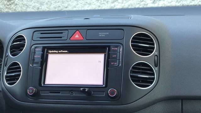 Update RCD 330 Plus ( 6RD035187B ) to Android Auto смотреть онлайн