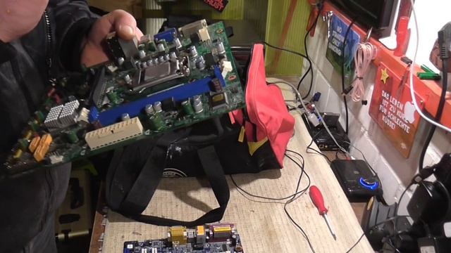 НАШЕЛ IPHONE и НЕПЛОХОЕ КОМПЬЮТЕРНОЕ ЖЕЛЕЗО?НАХОДКИ НА ЭЛЕКТРОСВАЛКЕ В ГЕРМАНИИ# 172 смотреть онлайн