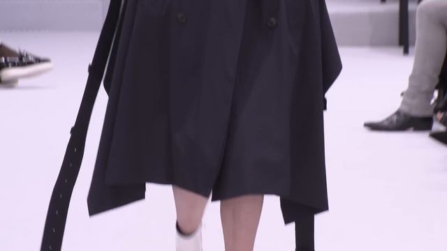 Balenciaga Women Winter 16 Collection смотреть онлайн