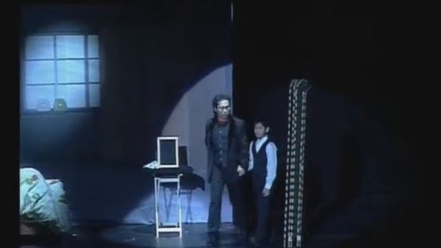 Raymond Iong has done ten years ago《Miss my close kin》 смотреть онлайн