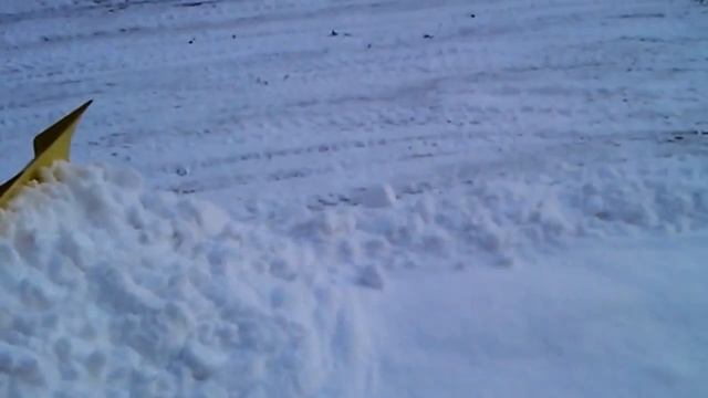Установка отвала для авто-погрузчика и уборка территории смотреть онлайн