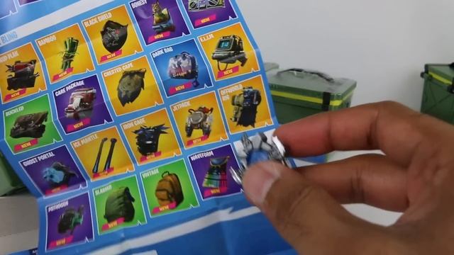 Fortnite Loot Battle Boxes for 4" Figures Unboxing/Review смотреть онлайн