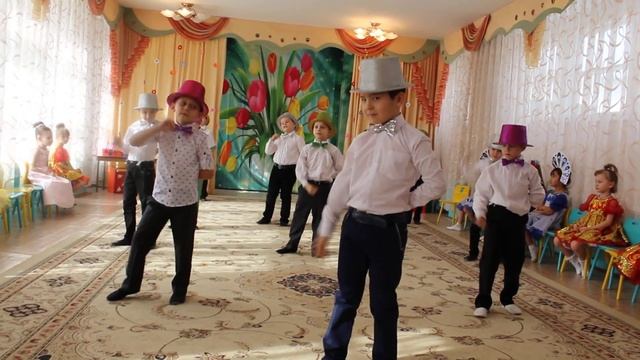 танец мальчиков на 8 марта смотреть онлайн