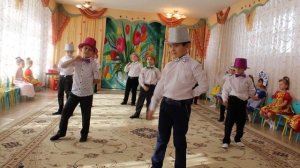 танец мальчиков на 8 марта