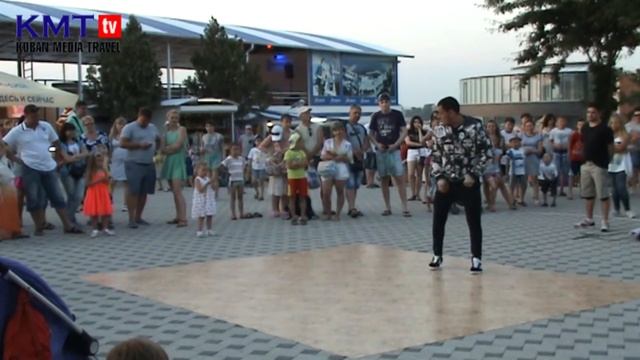 Молодежное шоу на набережной Анапы смотреть онлайн