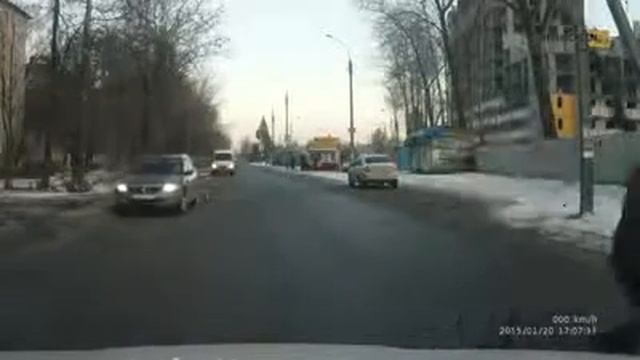 Дерево упало на машину смотреть онлайн