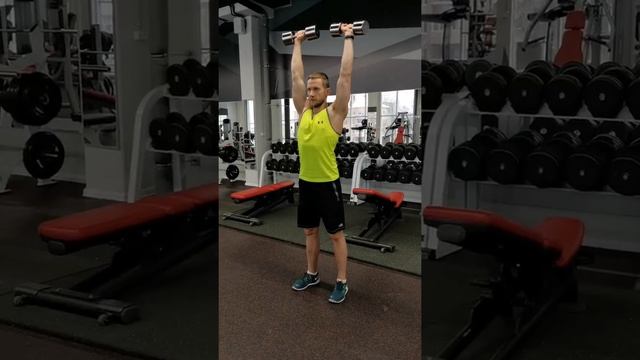 Жим гантелей стоя смотреть онлайн