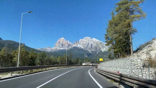 Driving in Cortina D'ampezzo, Italy ( iPhone 12 Pro ) 4K UHD смотреть онлайн