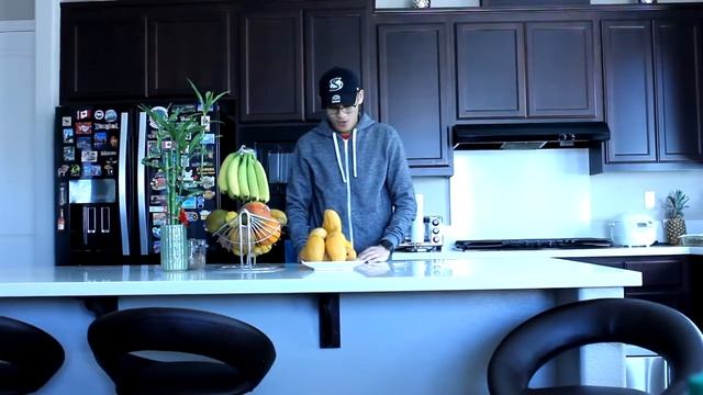 Arranging Fruit | The Flash VFX смотреть онлайн
