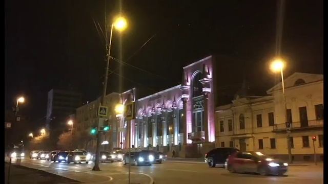 Фасад здания Свердловской филармонии окрасила яркая подсветка смотреть онлайн