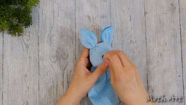 Идеальный подарок за несколько минут?Зайка с сюрпризом из полотенца❄️Без выкройки смотреть онлайн