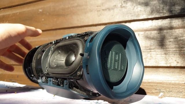 Jbl Charge 4 Insane Low Frequency Mode Bass Test | Perfect Focus Mega Waves смотреть онлайн