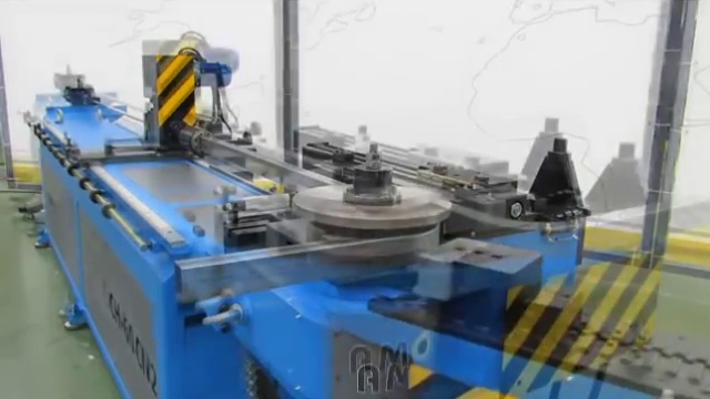 Полуавтоматический дорновый трубогибочный станок (трубогиб) CH 60 CN2 для прямоугольной трубы смотреть онлайн