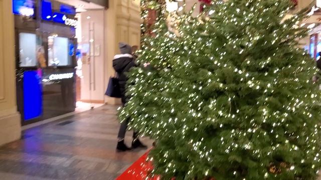 Новогодние Ёлки в ГУМе. смотреть онлайн