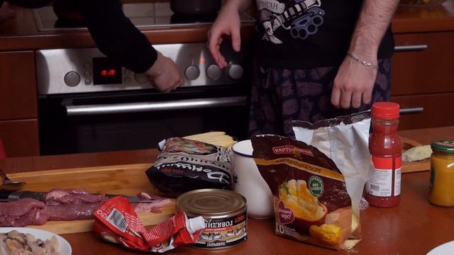 Безумная Кухня?? Кулинарный челлендж. Готовим из самых безумных продуктов! смотреть онлайн