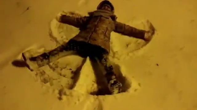 Лайфхак, как сделать ангела на снегу? смотреть онлайн
