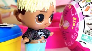 ЕШЬТЕ САМИ СВОЮ КАШУ🥣😂😂 Куклы ЛОЛ СЮРПРИЗ в детском садике! МУЛЬТИКИ пупсики Даринелка