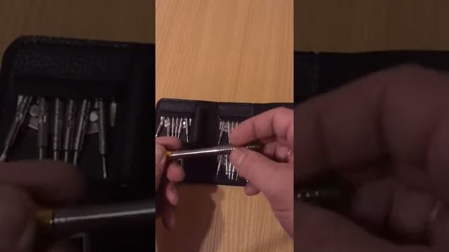 Отличный набор отвёртка со сменными наконечниками / 25 in 1 Screwdriver Wallet Kit Repair Tools смотреть онлайн