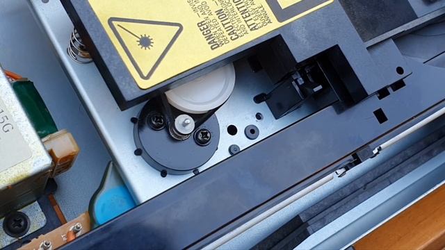 Onkyo DX-2700 CD Player - Loading Tray Belt Replacement Procedure - FIXED смотреть онлайн