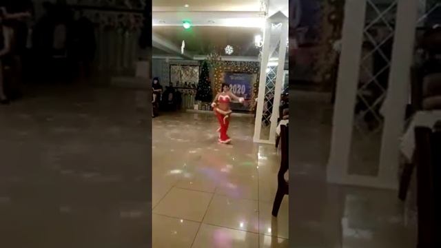 Новогоднее шоу со змеёй.Восточное шоу. смотреть онлайн