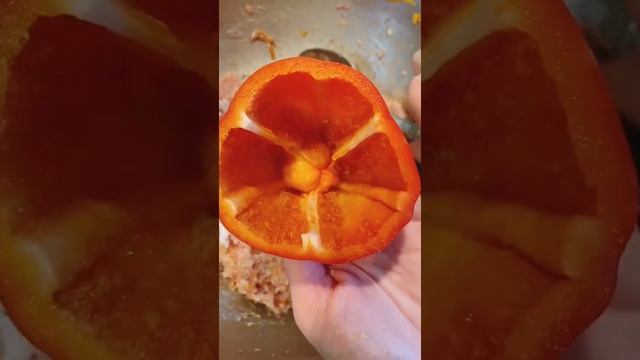 Фаршированный перец классический и простой рецепт с томатной заправкой. смотреть онлайн