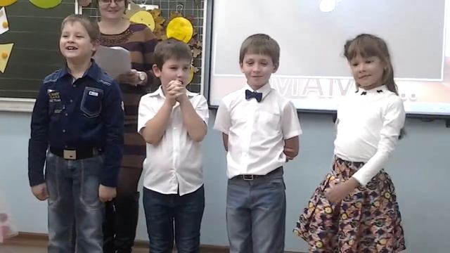 В 1 классе. День мамы смотреть онлайн