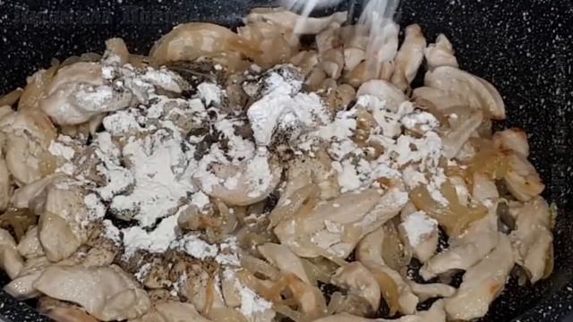 ИДЕЯ ☆ Что Можно Приготовить из Куриной Грудки ☆ БЕФСТРОГАНОВ из Грудки ☆ Очень ВКУСНО и БЫСТРО смотреть онлайн