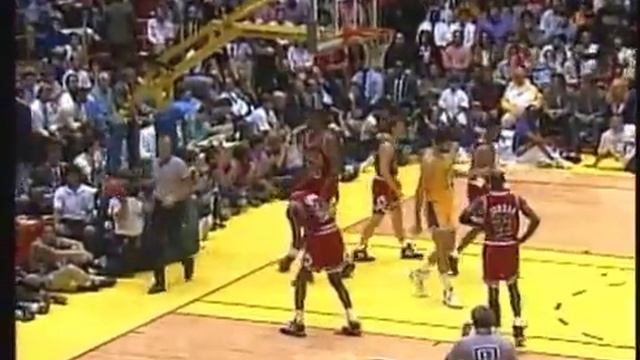 Bulls vs. Lakers - 1991 NBA Finals Game 5 (Bulls win first championship) смотреть онлайн