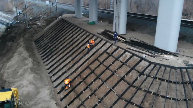 Строительство путепровода через железнодорожное полотно / ул. Шоссейная / 5 декабря 2021 г./ Самар смотреть онлайн