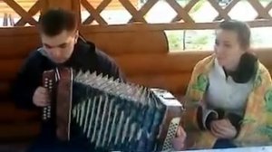 Эх, девчоночка моя, брови черные дугой...