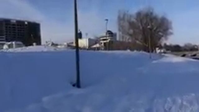 01215 ЕКАТЕРИНБУРГ НОВОГОДНИЙ НАБЕРЕЖНАЯ ИСЕТИ УТКИ АТАКУЮТ ГОРОЖАН and The МИККИ смотреть онлайн