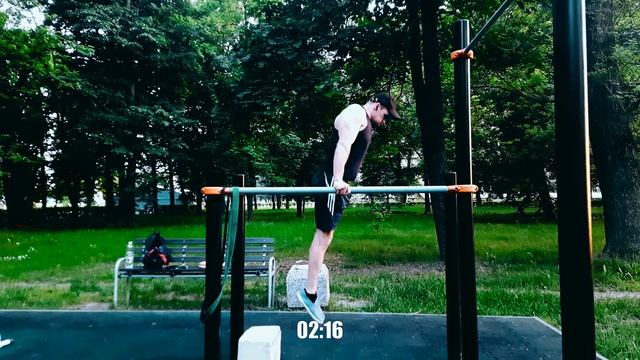100 отжиманий на брусьях за минимальное время смотреть онлайн