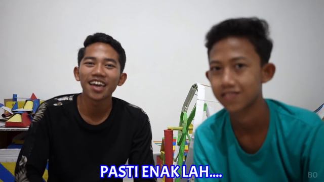 BIKIN GEROBAK BAKSO TERKECIL, SAPUTRA JUALAN BAKSO KELILING, KREASI KARDUS MINIATUR💙 | Mikael TubeH смотреть онлайн