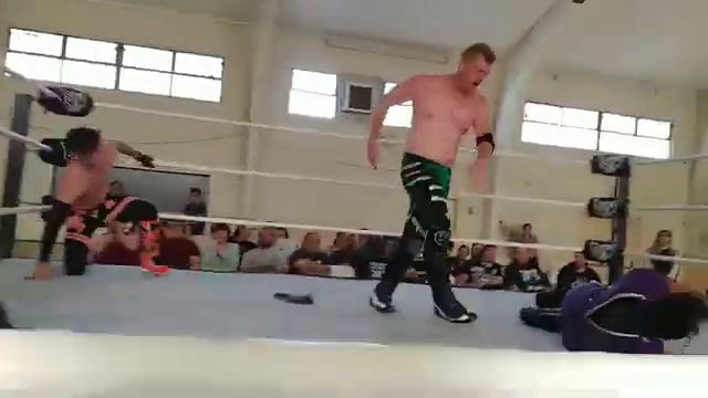 Brandon Humphrey debuts at SPW смотреть онлайн