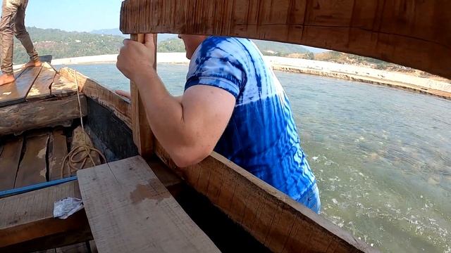 Приключения начинаются,подъем вверх против течения на лодках,купание в кристально чистой воде!! смотреть онлайн