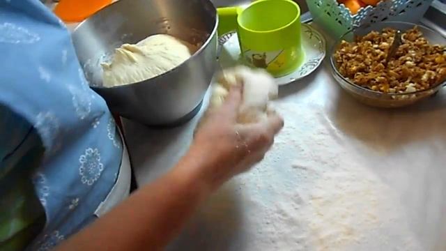 НАЧИНКА ИЗ ТУШЕНОЙ КАПУСТЫ)ПИРОЖКИ С КАПУСТОЙ И ЯЙЦОМ смотреть онлайн