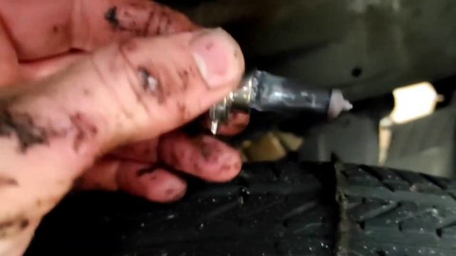 How to change the headlight bulb on a Mitsubishi Colt смотреть онлайн