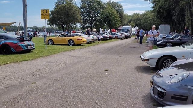 2000+ Porsches on Europe's Biggest Meeting! | Event Walkaround смотреть онлайн