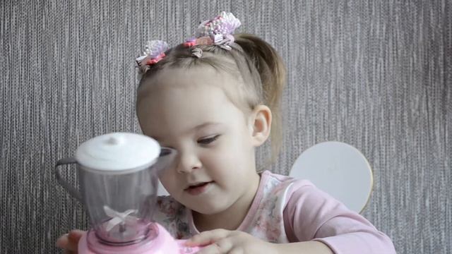 ?Открываем игрушечный кухонный набор! смотреть онлайн